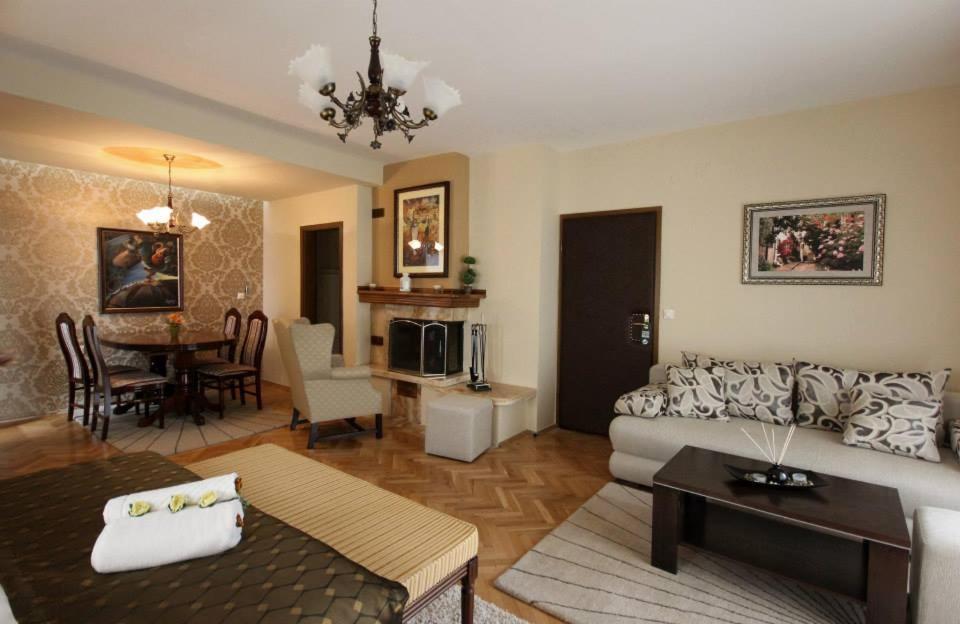 Hotel Villa Alexander สโกเปีย ภายนอก รูปภาพ